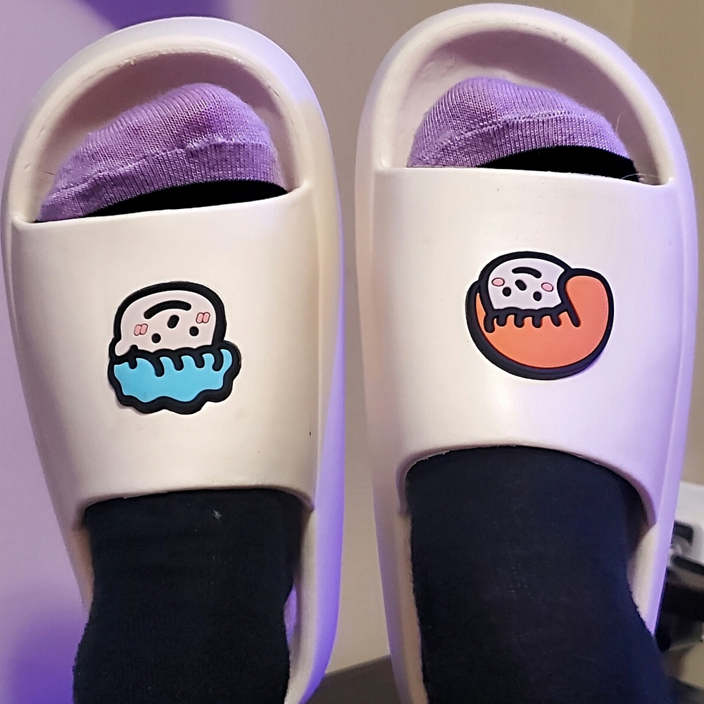 Brand new slides Size 8